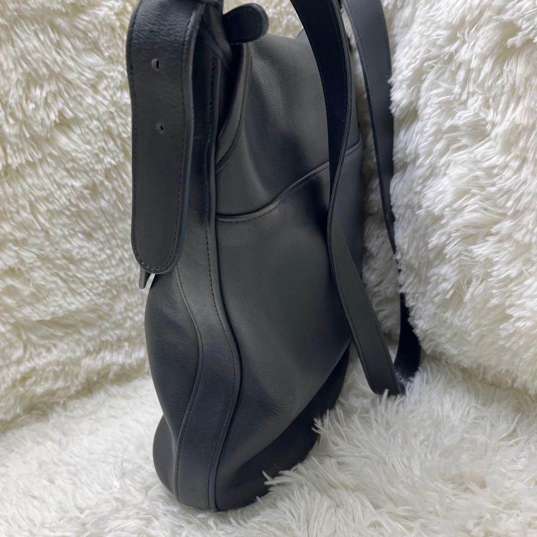 OneMall provides Mercari products: 極美品 COACH オールドコーチ