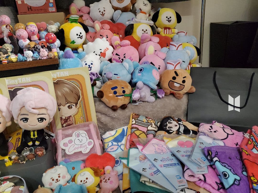 BTS まとめ売り 約400点以上❁ - メルカリ