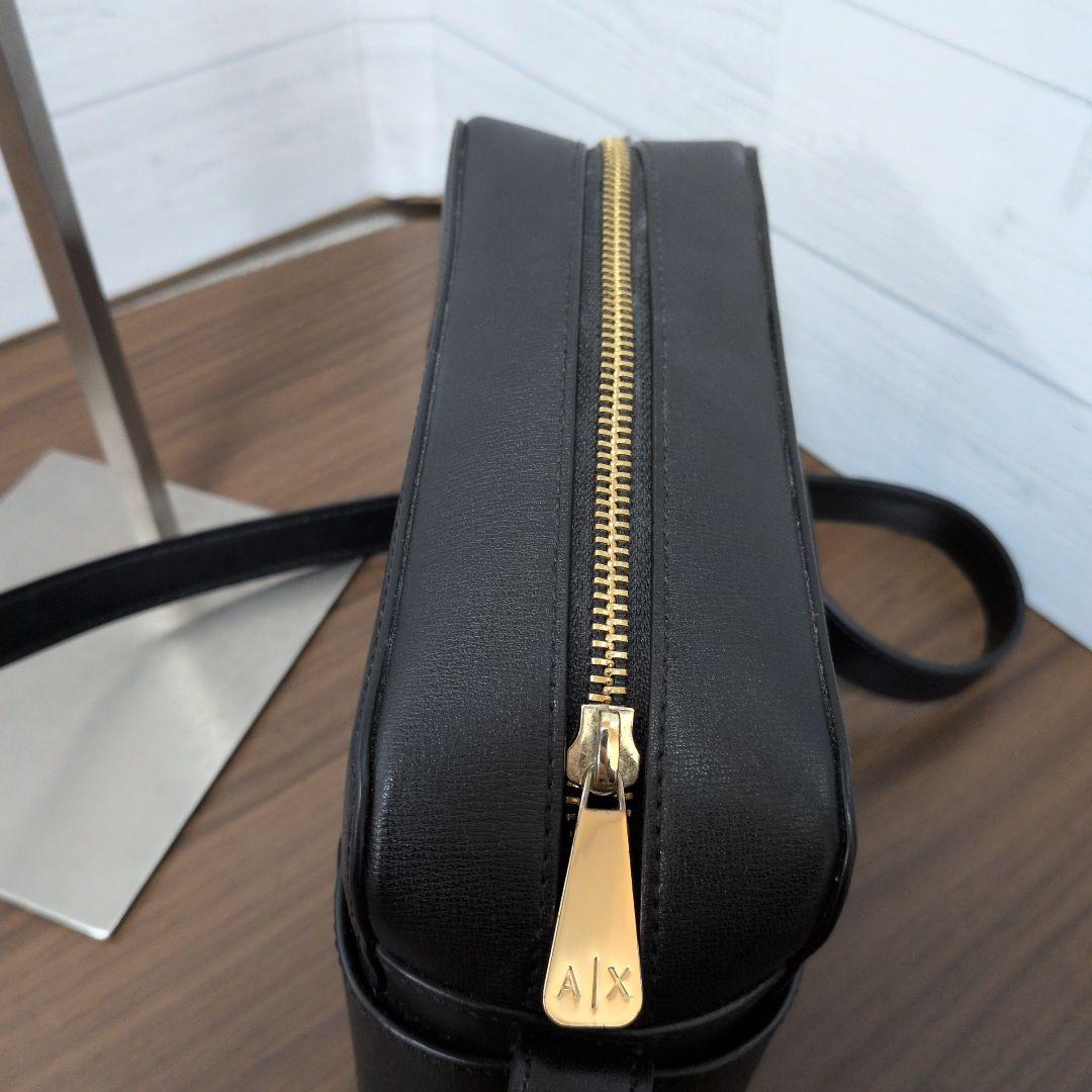 ARMANI EXCHANGE スクエアロゴバックルショルダーバック 極美品 - メルカリ