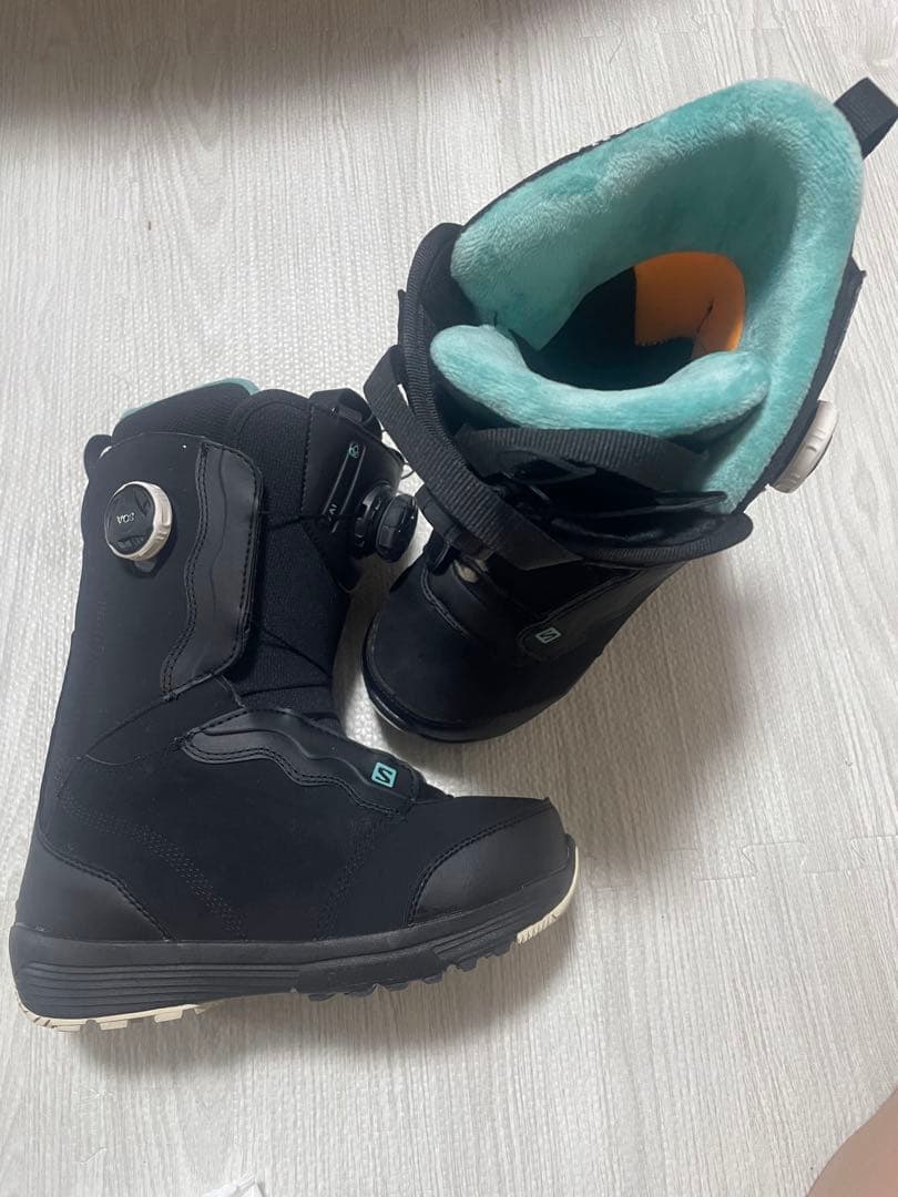 かみむー　　美品　Salomon 子ども用スノーボードブーツ ブラック かみむー 美品 Salomon 子ども用スノーボードブーツ ブラック かみむー