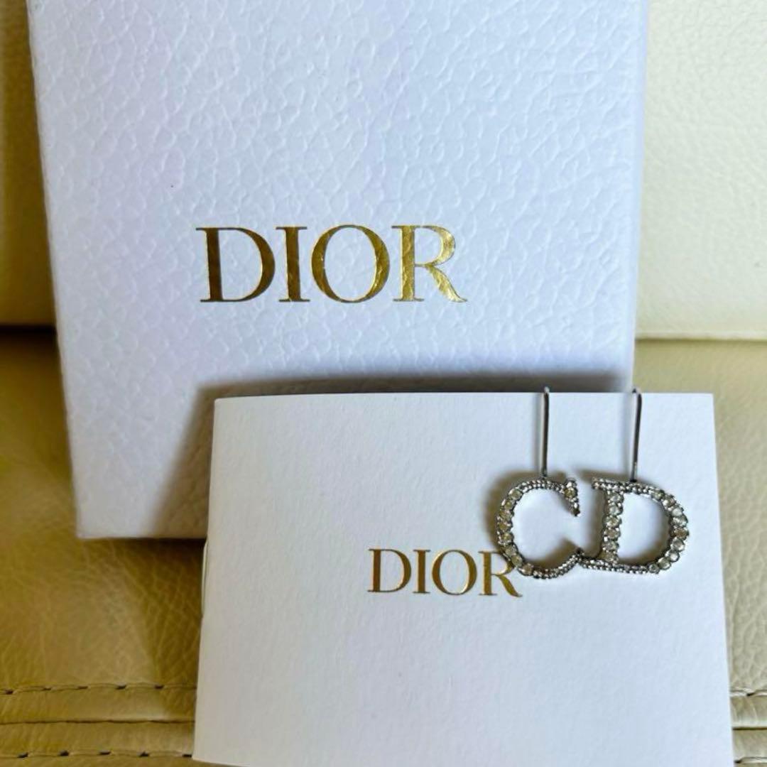 Dior CDロゴピアス - メルカリ