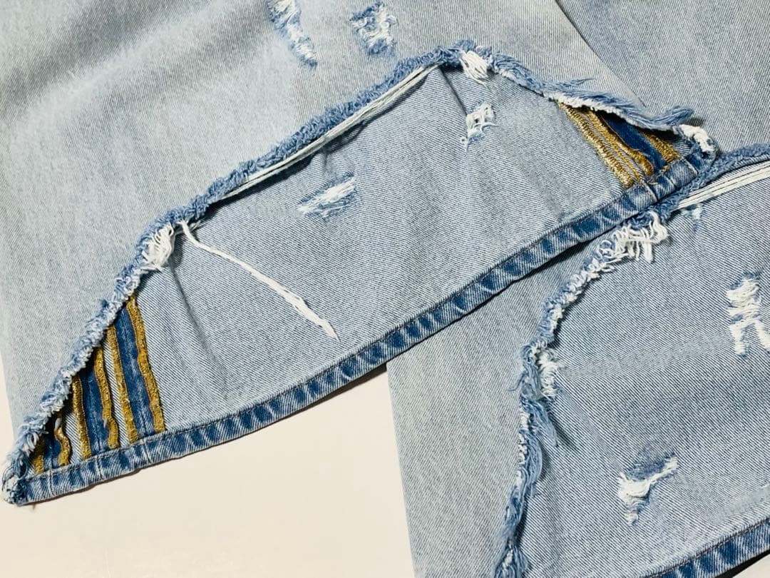 ちゃんみな 登坂着《 VETEMENTS 》Destroyed Jeans 28 - メルカリ