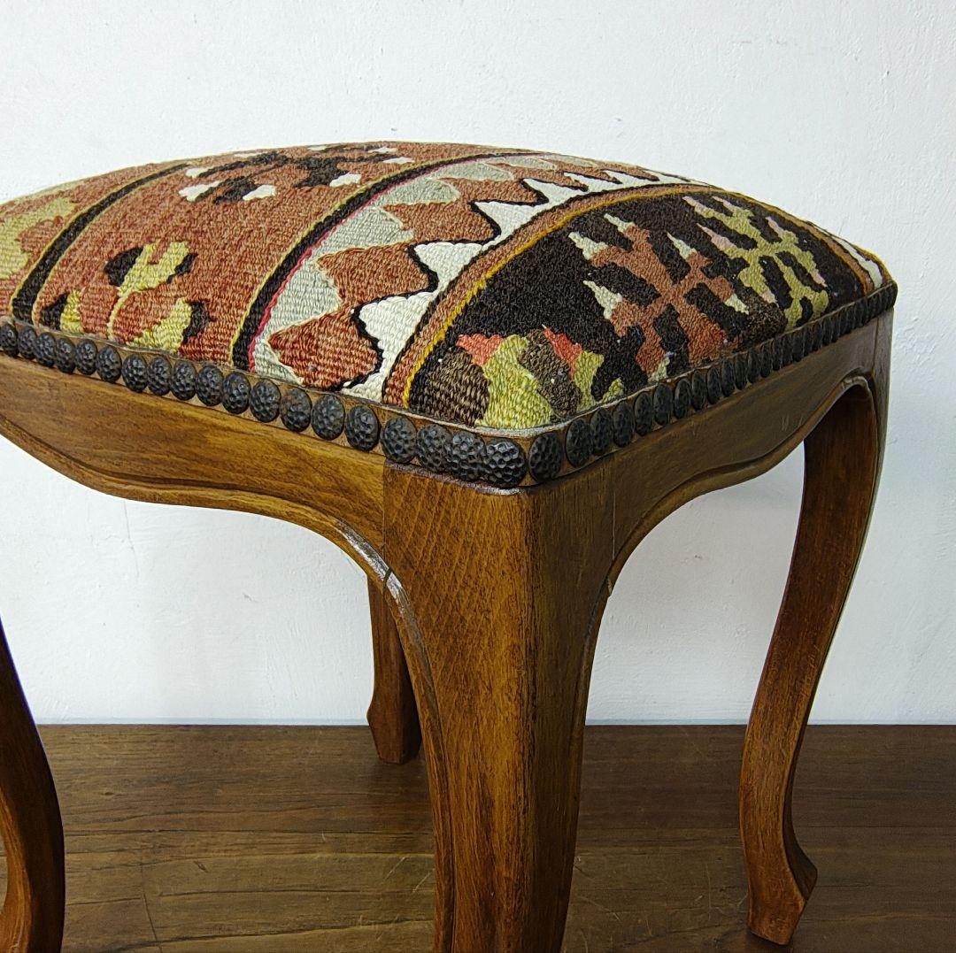 オールドキリム 木製 オーク材 猫足 スツール 椅子 - メルカリ