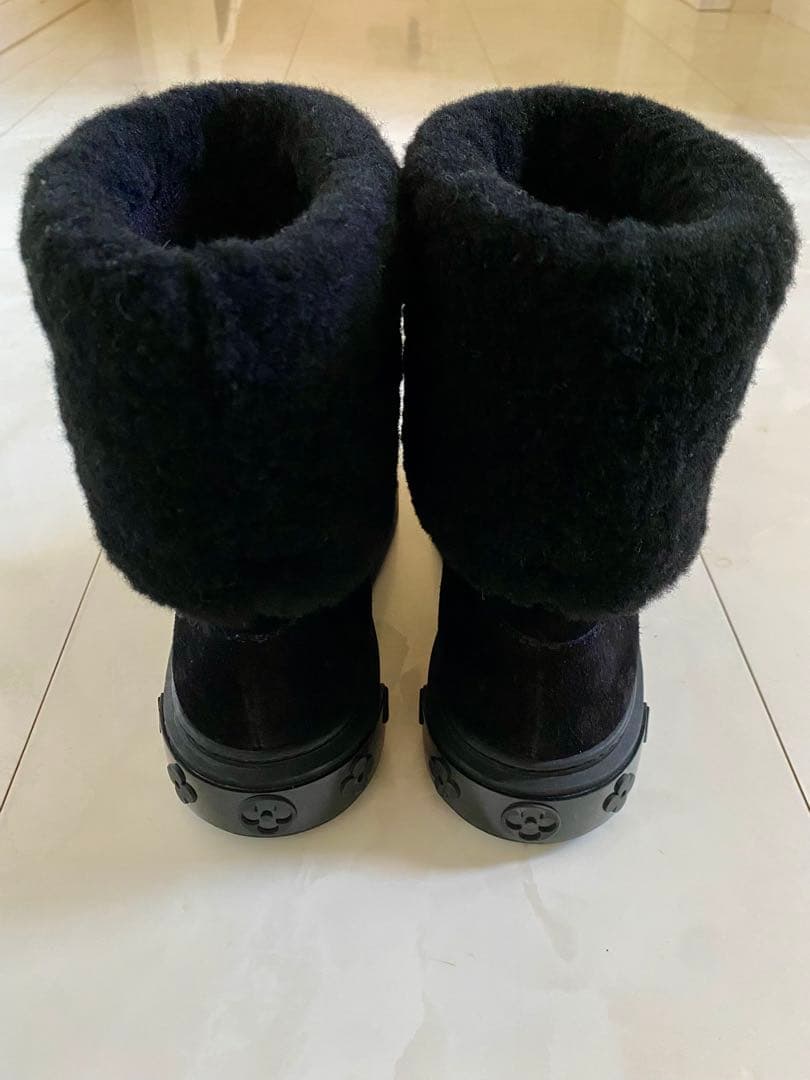 23年製 ルイヴィトン スノードロップ ムートン ショート ブーツ 24.5cm