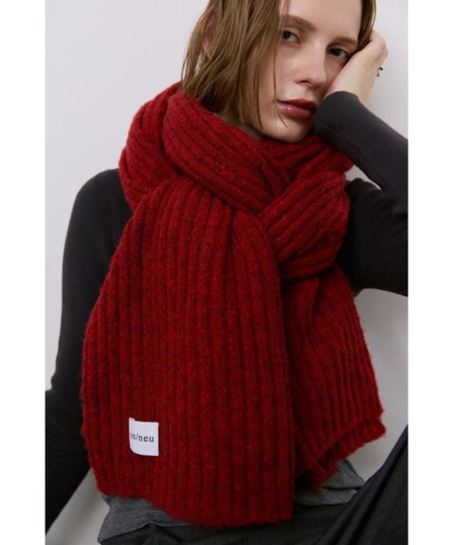 un/neu リブ編みレッドマフラー - メルカリ