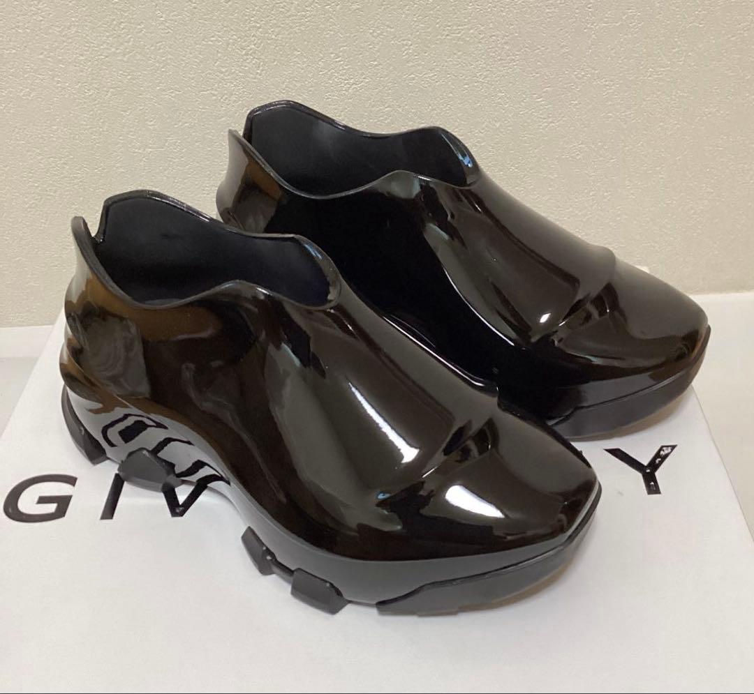 新品】GIVENCHY エナメルエフェクトスニーカー ジバンシー - メルカリ