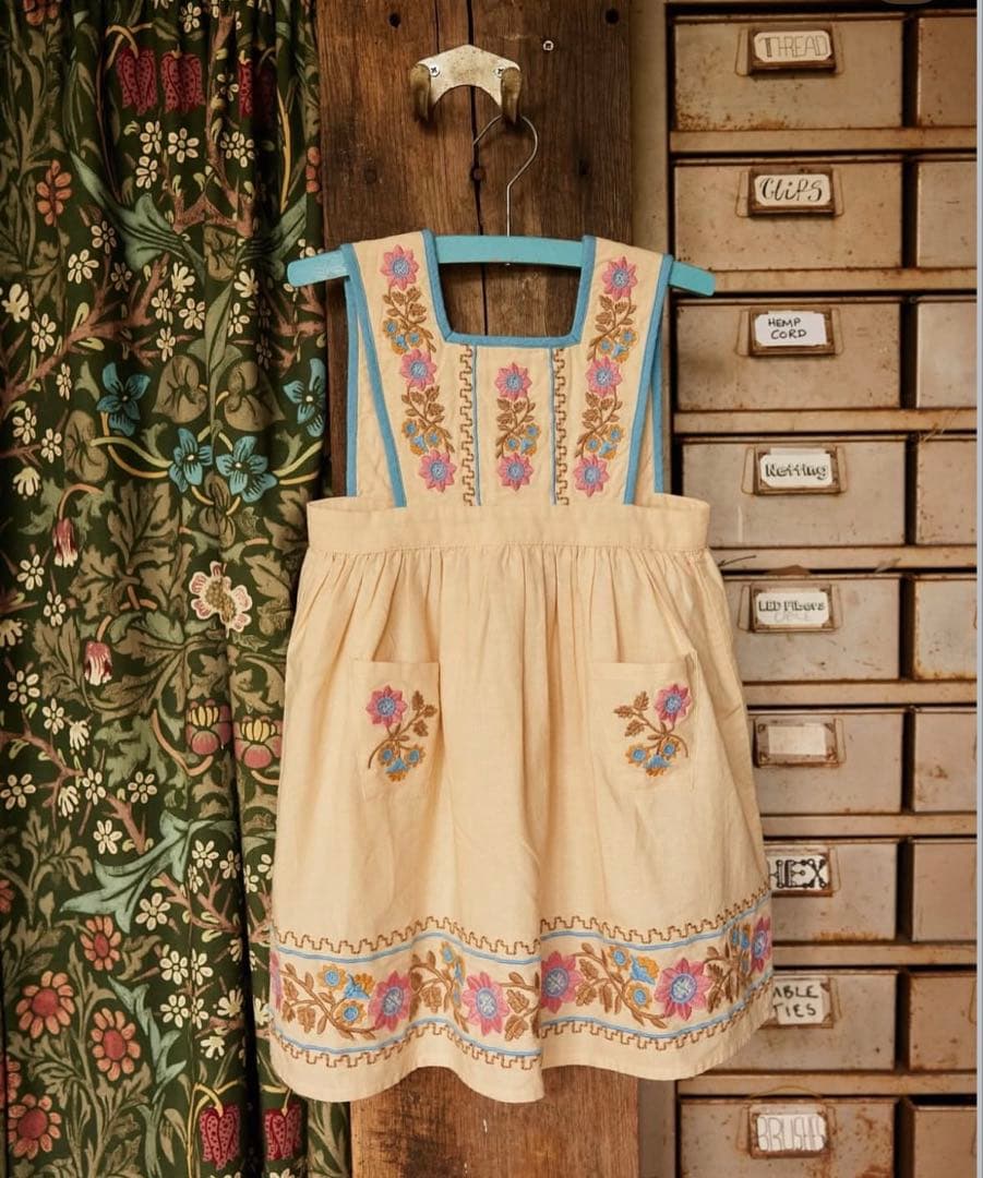 美品 apolina PINAFORE エプロンワンピース 2-3y - メルカリ