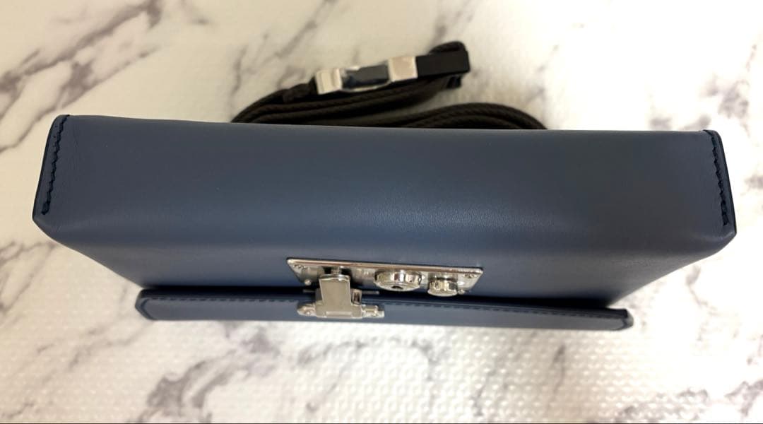 新品・未使用】 dunhill ダンヒル ロック ベルトバッグ - メルカリ