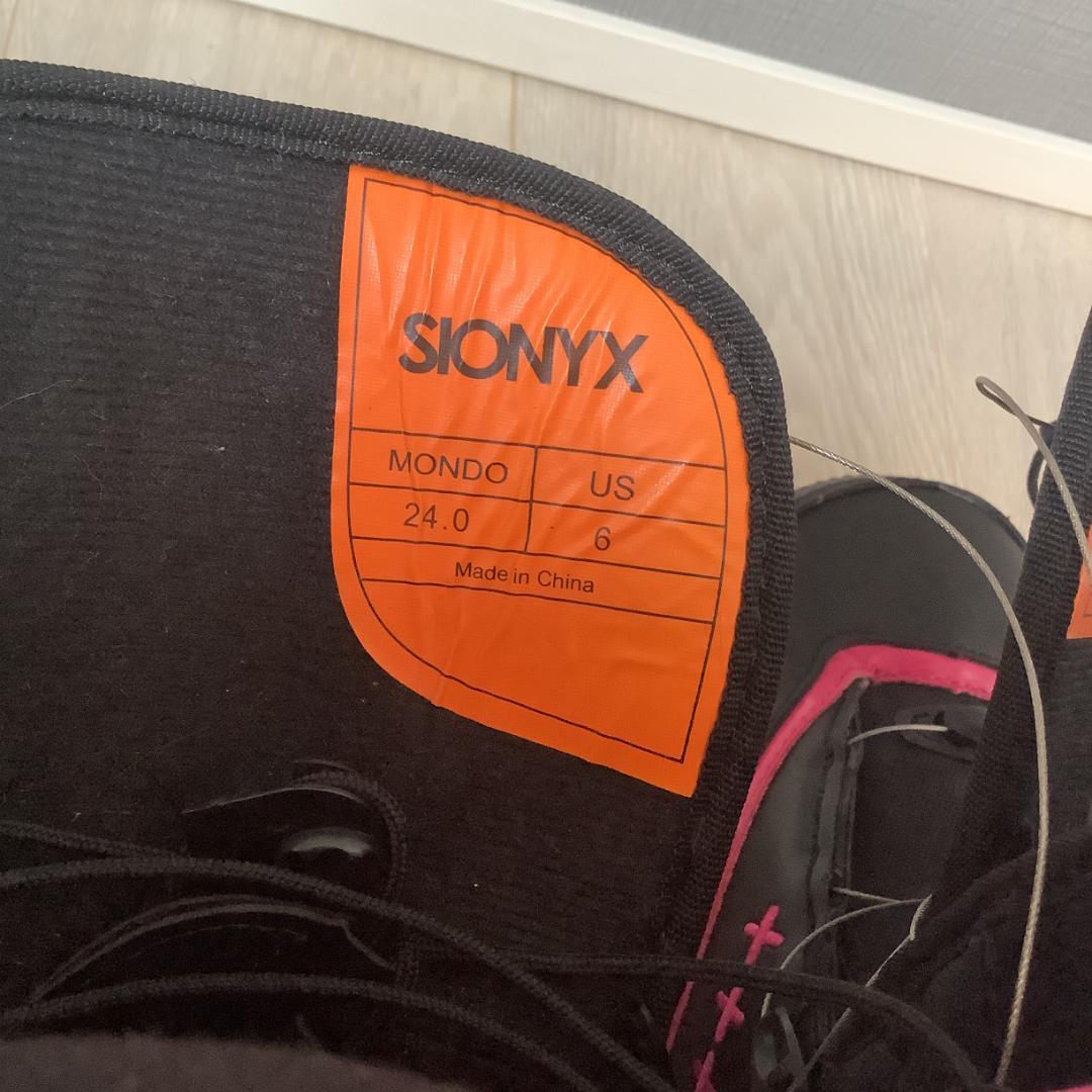 033 SIONYX 24.0cm レディーススノーボードブーツ初心者やグラトリ