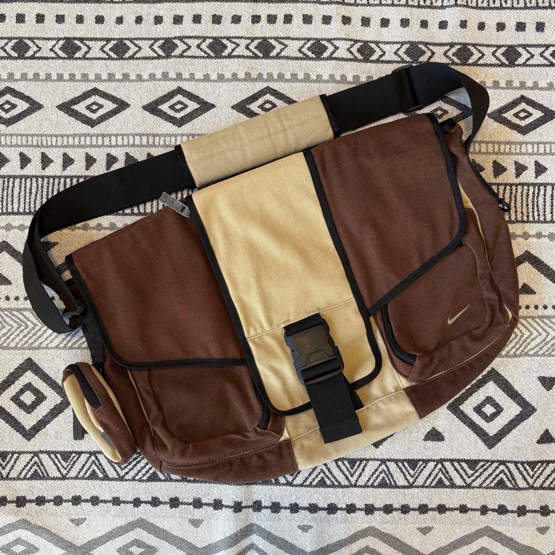 nike 90s メッセンジャーバッグ - メルカリ