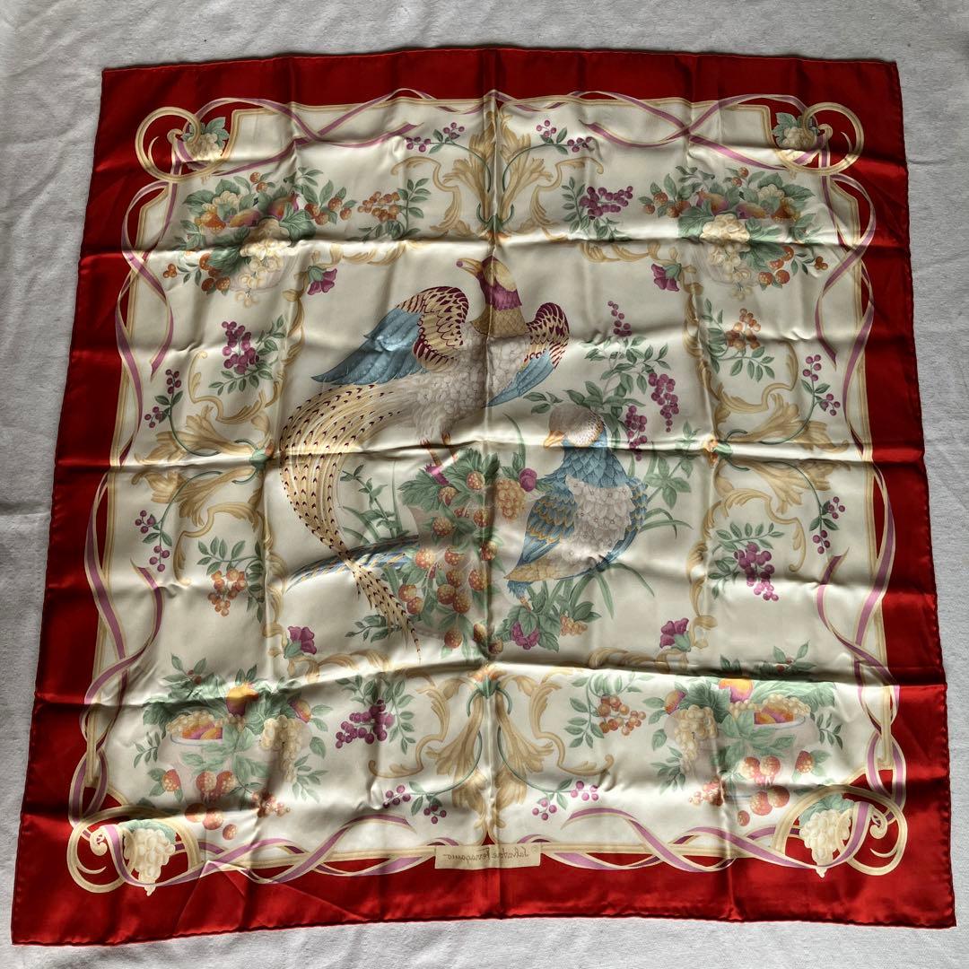 Sakado Express様 サルヴァトーレフェラガモ スカーフ ヴィンテージ