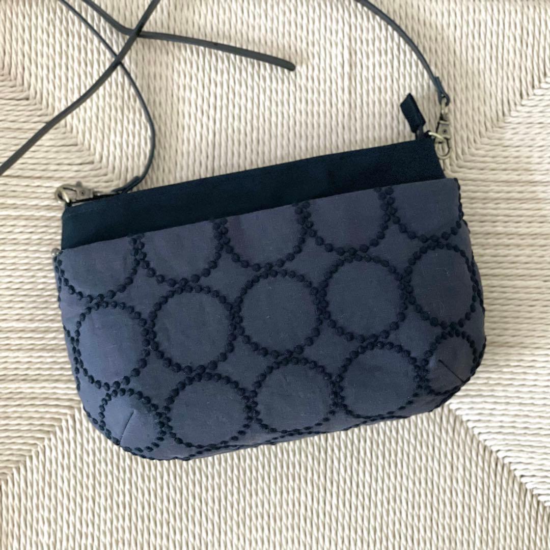 ⚮̈ミナペルホネン　tambourine charcoal ドラポケショルダー mina perhonen tambourine ショルダーバッグ -small size- - ミナ