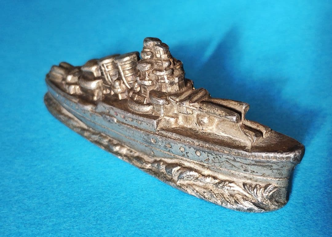 昭和レトロ】⚫戦前のグリコの景品 日本帝国海軍軍艦型文鎮 - メルカリ