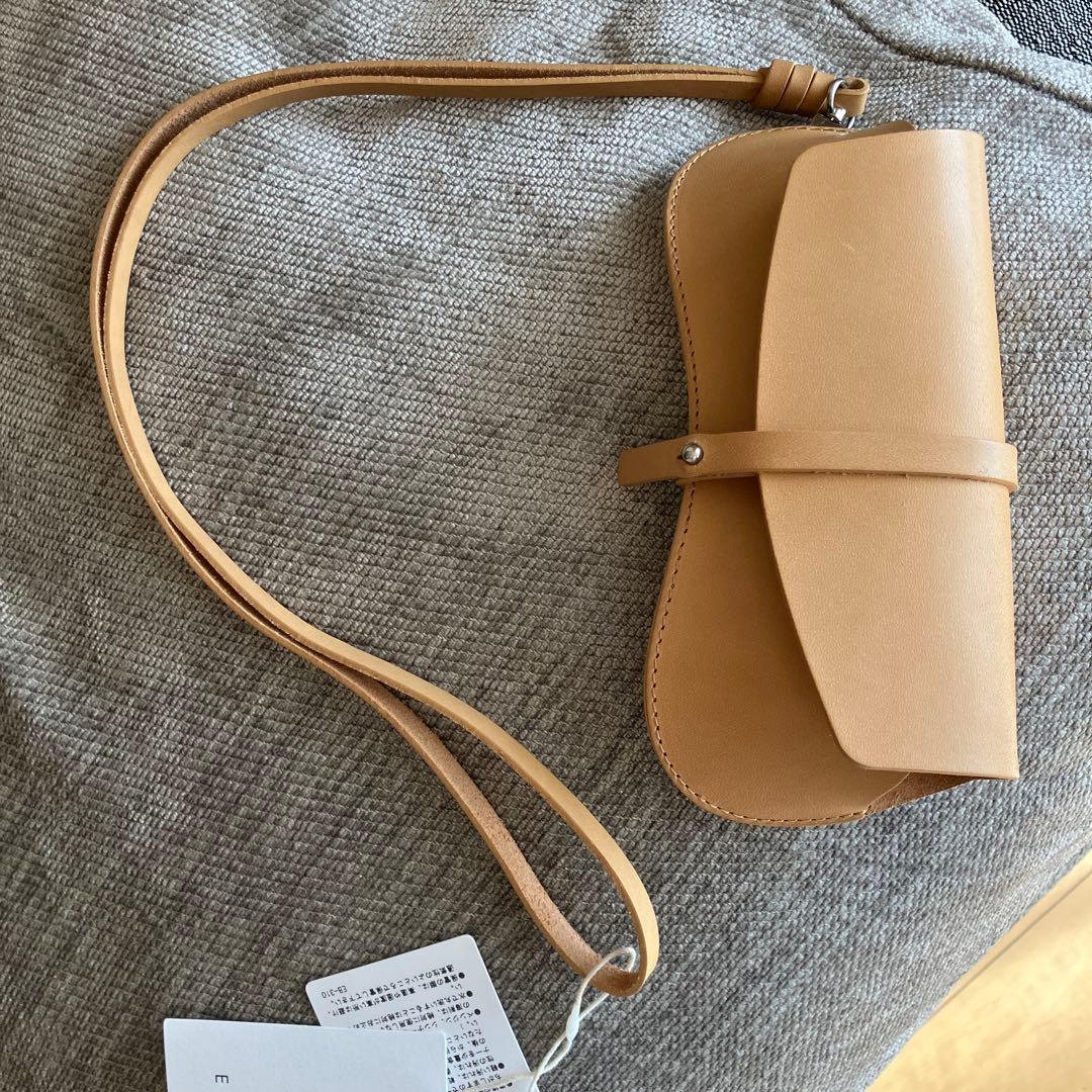 ETRE TOKYO エトレトウキョウ タンドレザーサングラスケース ベージュ