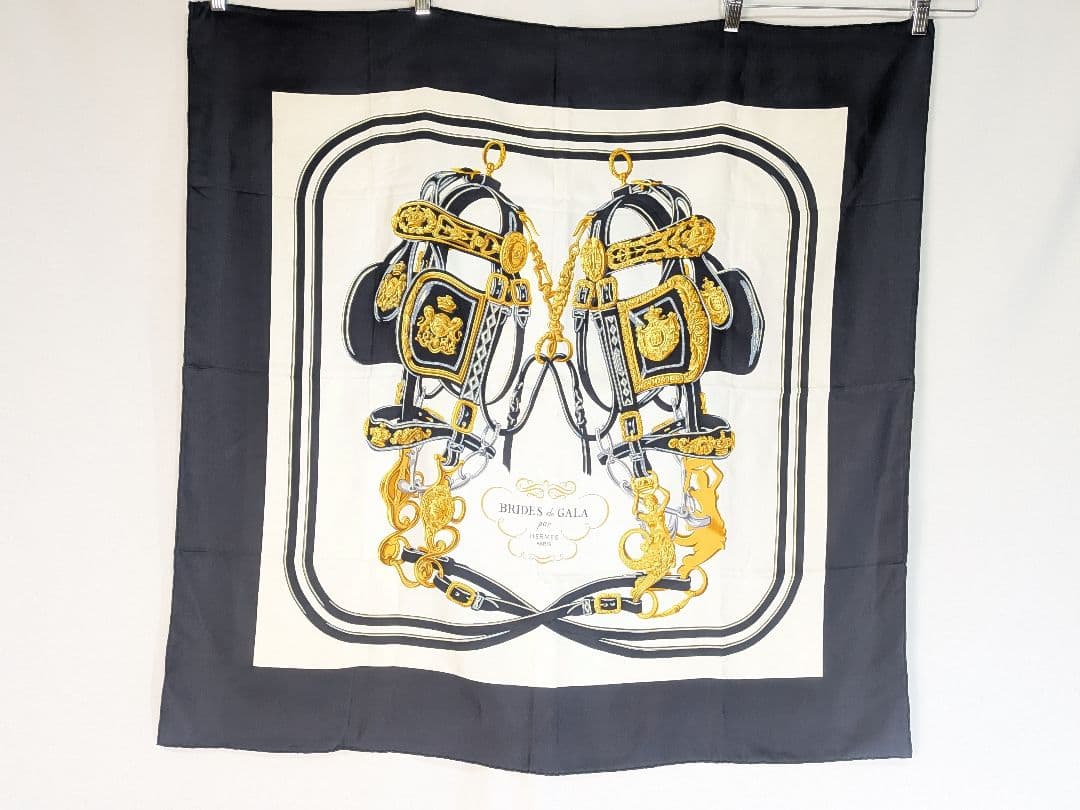 M373 HERMES カレ90 ブリッド・ドゥ・ガラ　箱あり　正規品 エルメス HERMES/スカーフ カレ90 ブリッド・ドゥ・ガラ・ラブ BRIDES