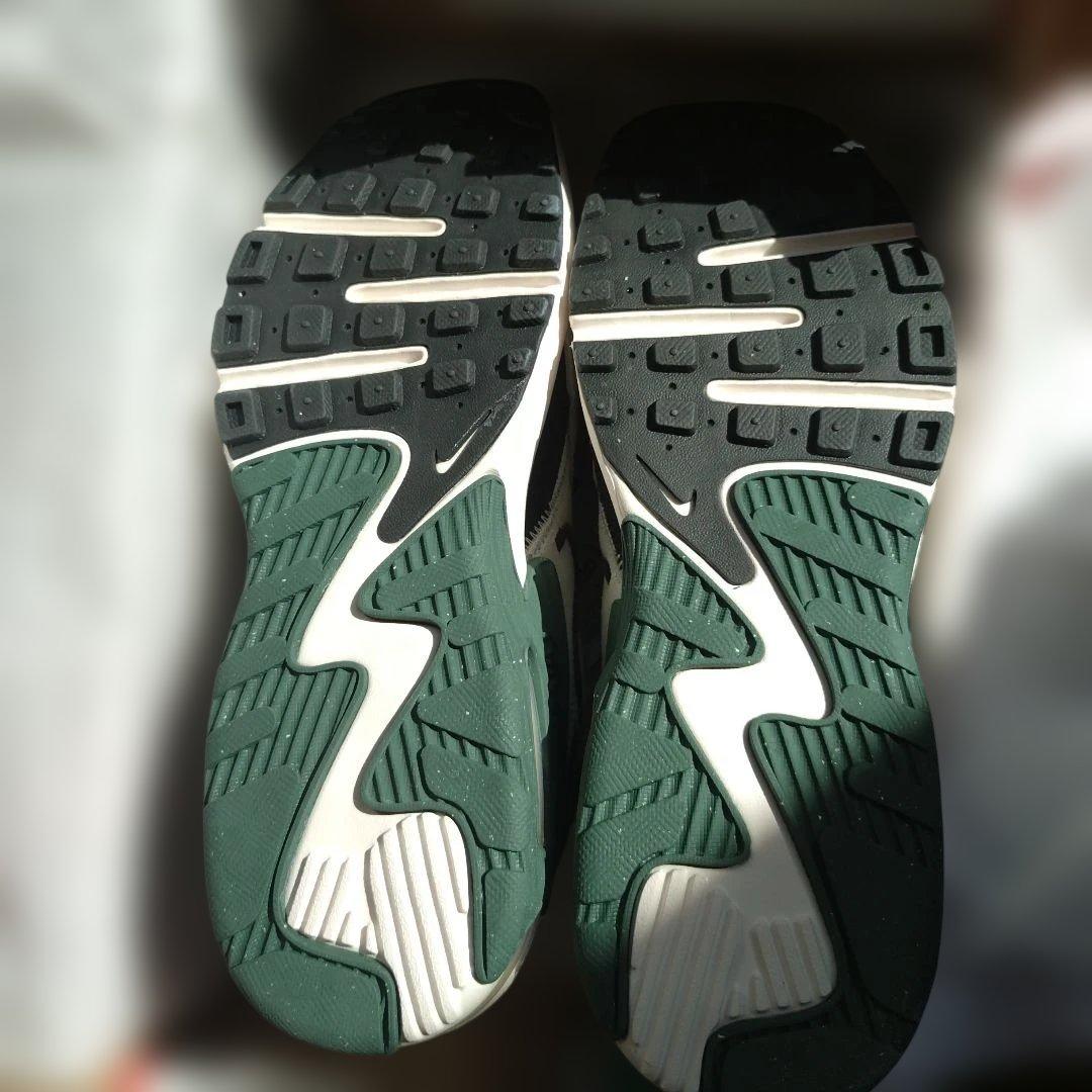 新品　Nike Air Max スニーカー グレー/グリーン 24.5①