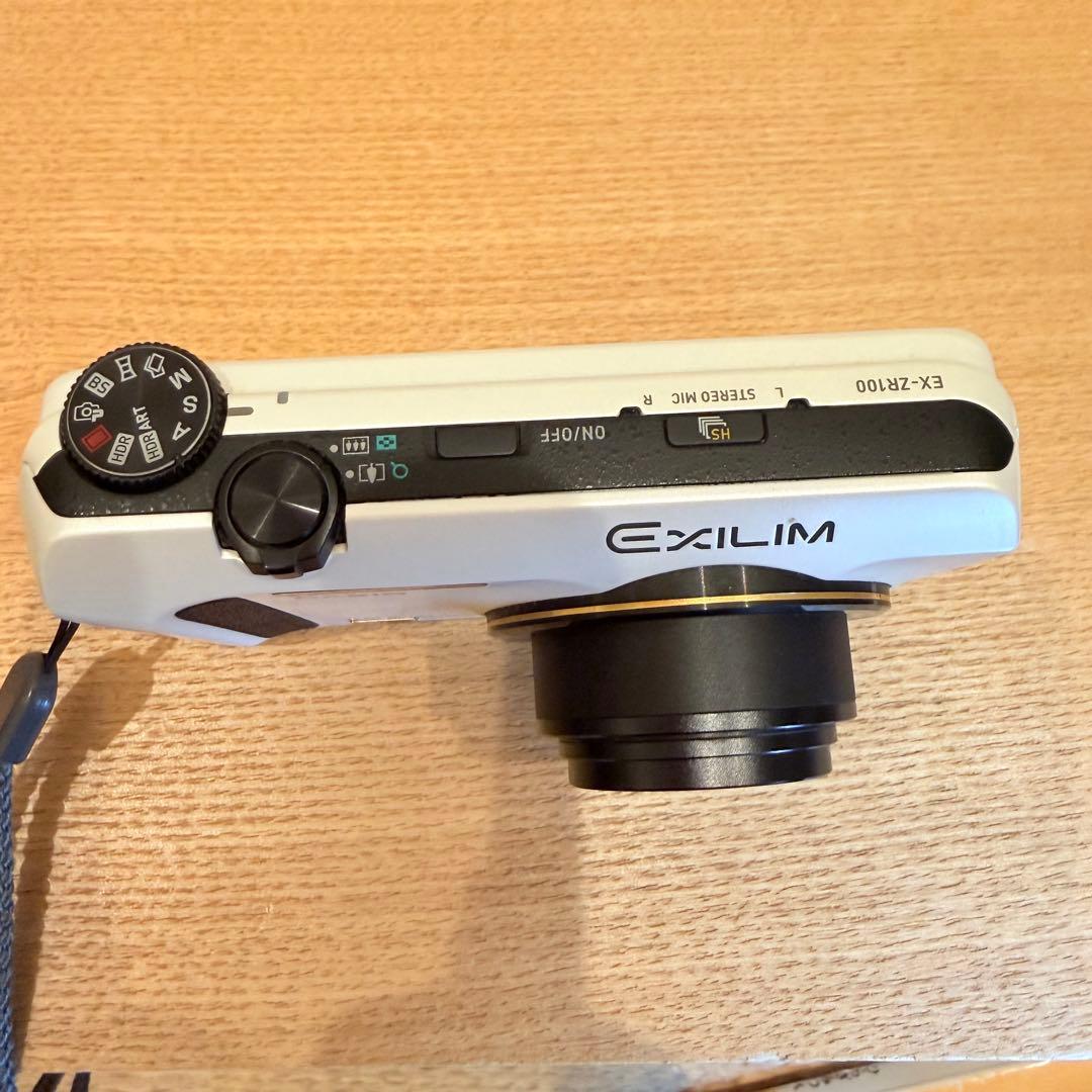 カシオCASIO EXILIM EX-ZR100 デジカメ y2k コンデジ - メルカリ