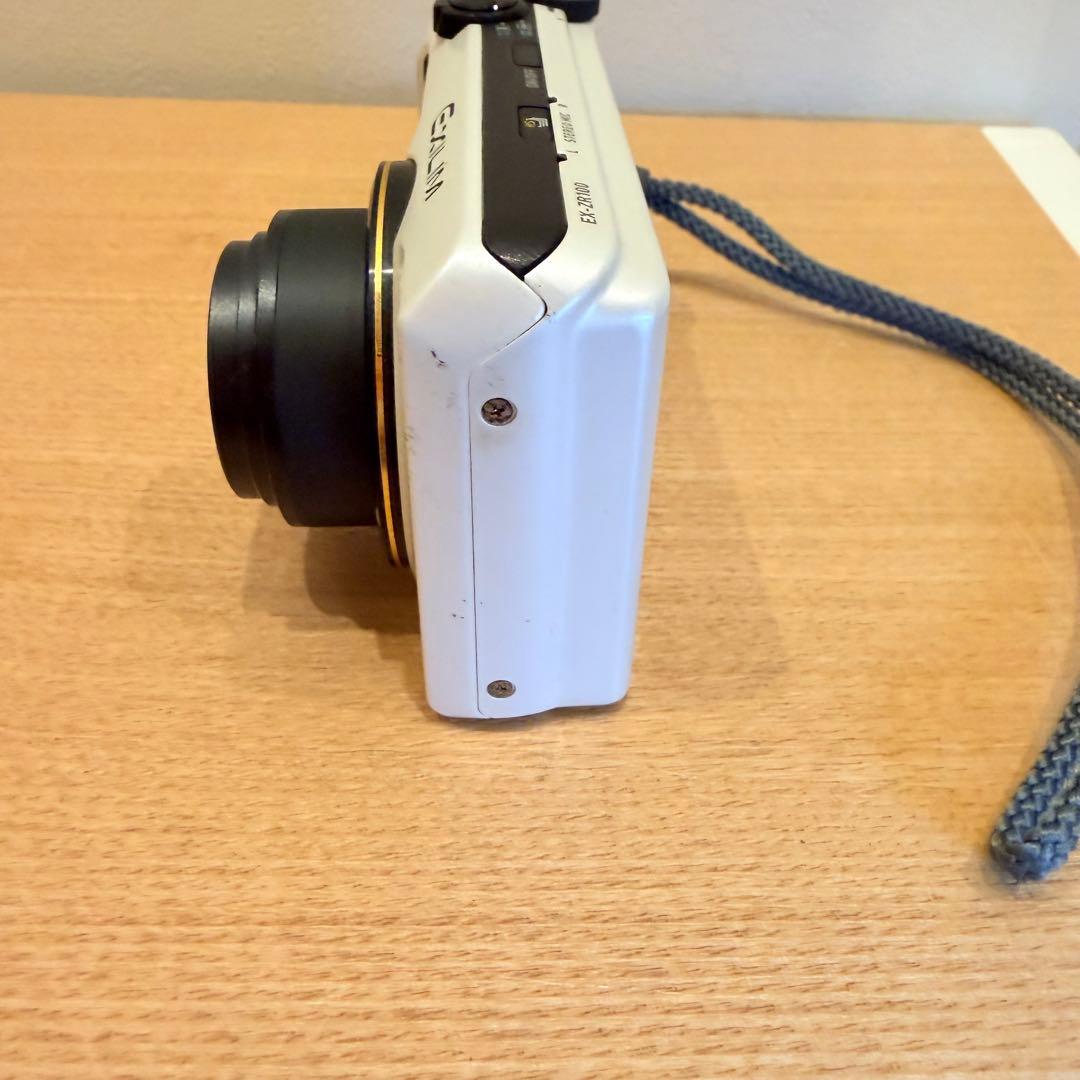 カシオCASIO EXILIM EX-ZR100 デジカメ y2k コンデジ - メルカリ