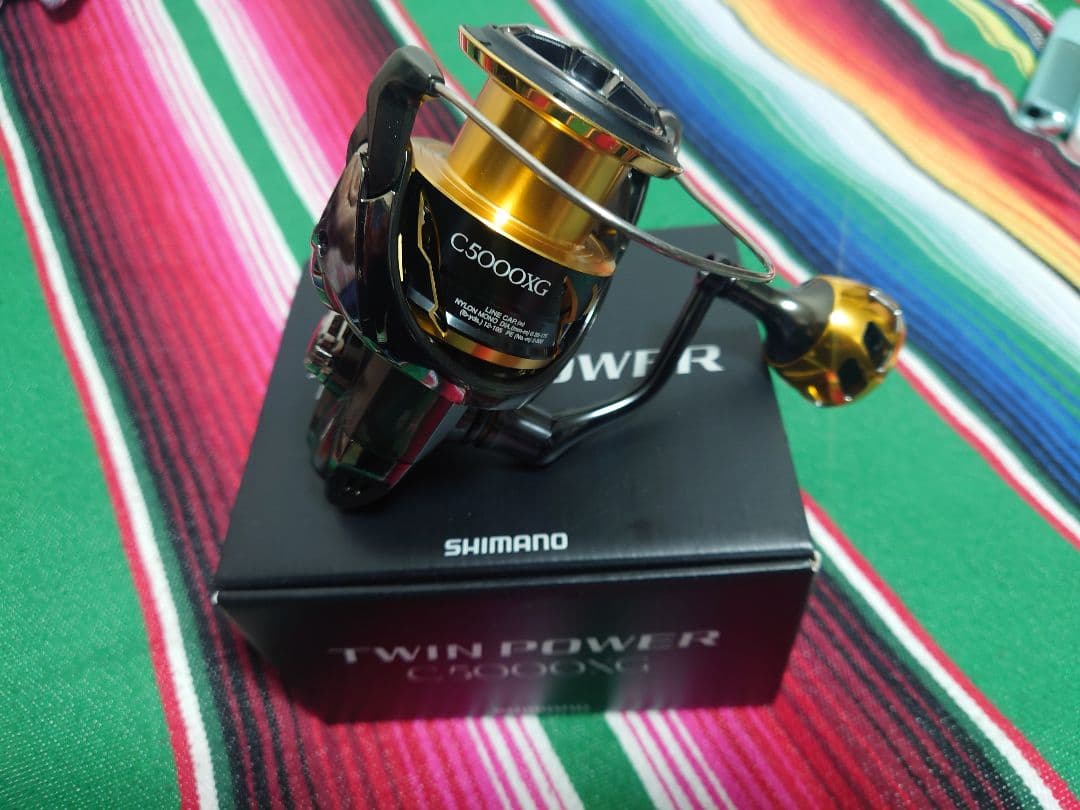週末限定値下げシマノツインパワーC5000XG スピニングリール 4969363046888_5.jpg
