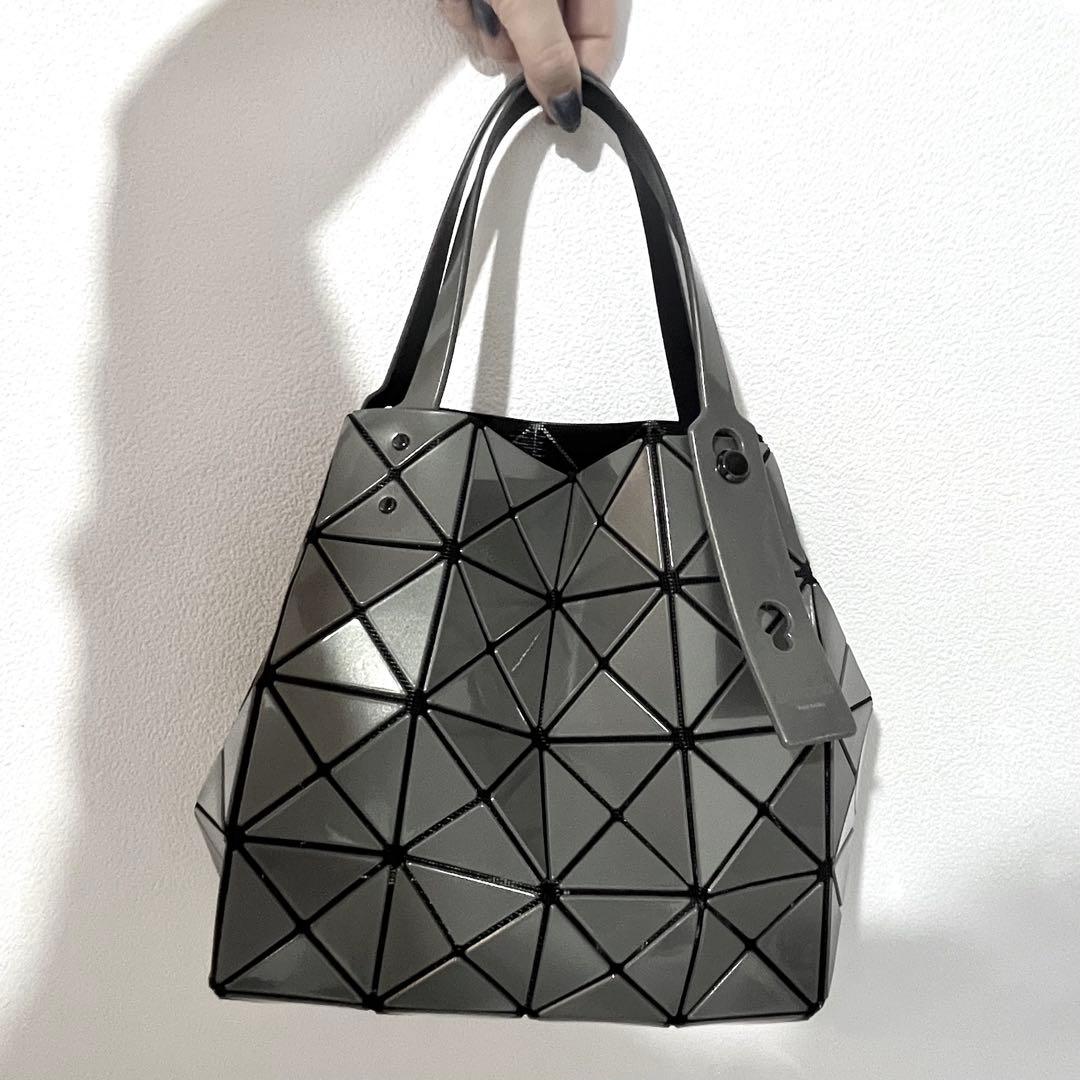 入手困難】BAO BAO CARAT ガンメタル - メルカリ