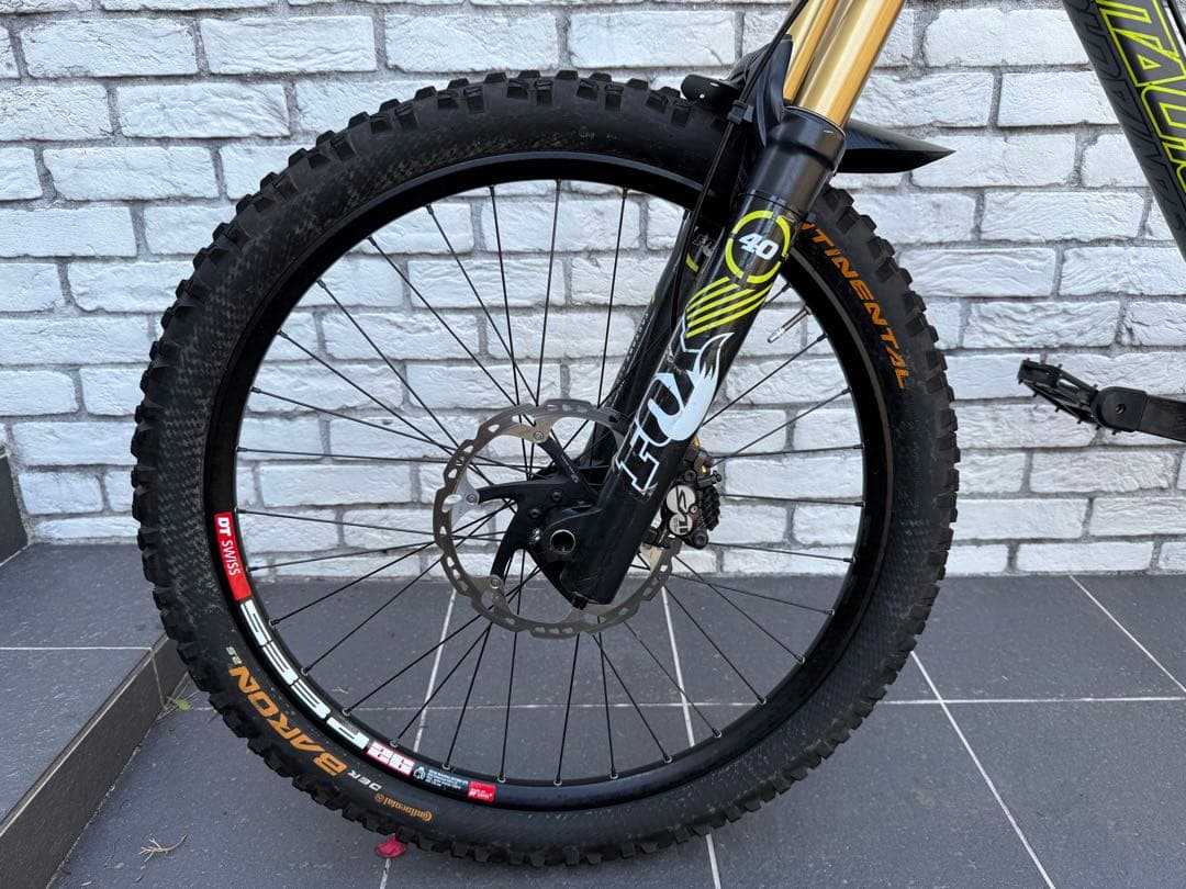 れん様専用 SANTA CRUZ V10.5 26 inch Sサイズ - メルカリ