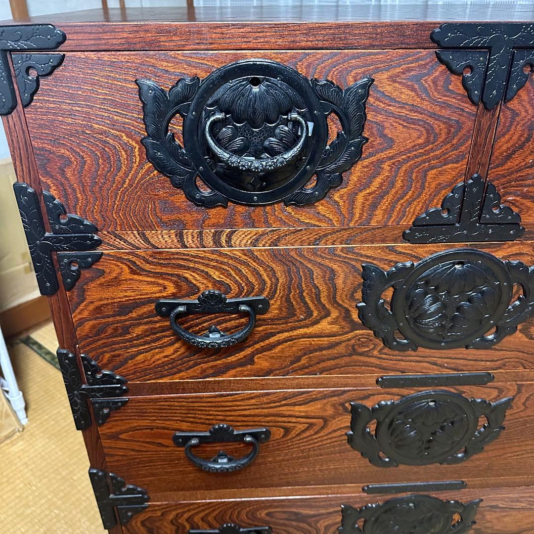 岩谷堂箪笥 菊幸 漆塗り 伝統工芸 4段5杯チェスト 鍵付き - メルカリ