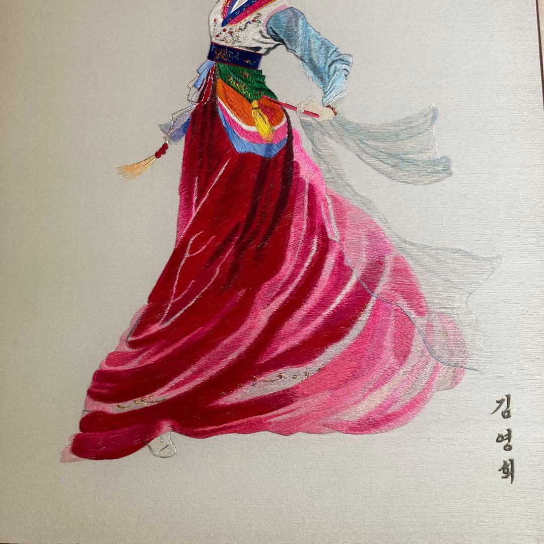 刺繍 女性舞踊画 アンティーク 北朝鮮 韓国 伝統舞踊 細密刺繍画 額装