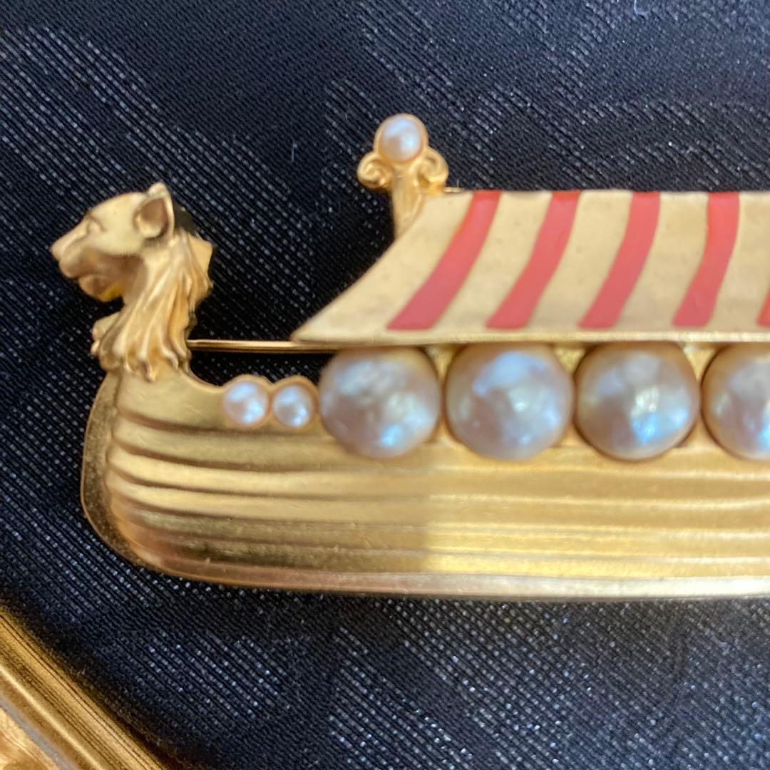 超希少デザイン ❤️カール・ラガーフェルド❤️ 龍頭鷁首風のブローチ