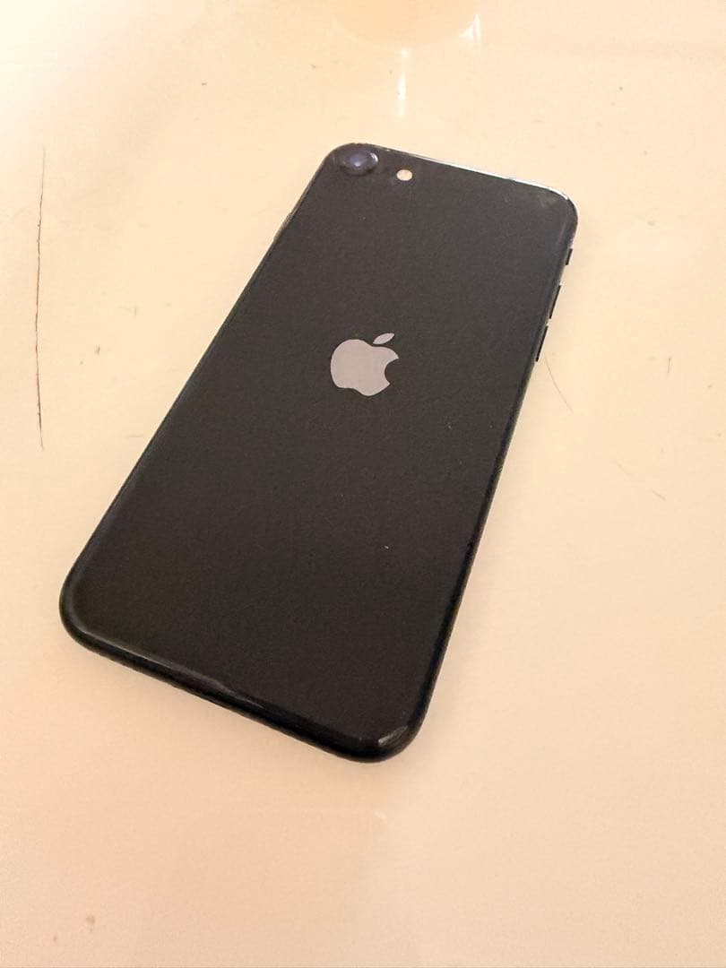 Apple iPhone SE2 ブラック 64GB SIMロックあり - メルカリ