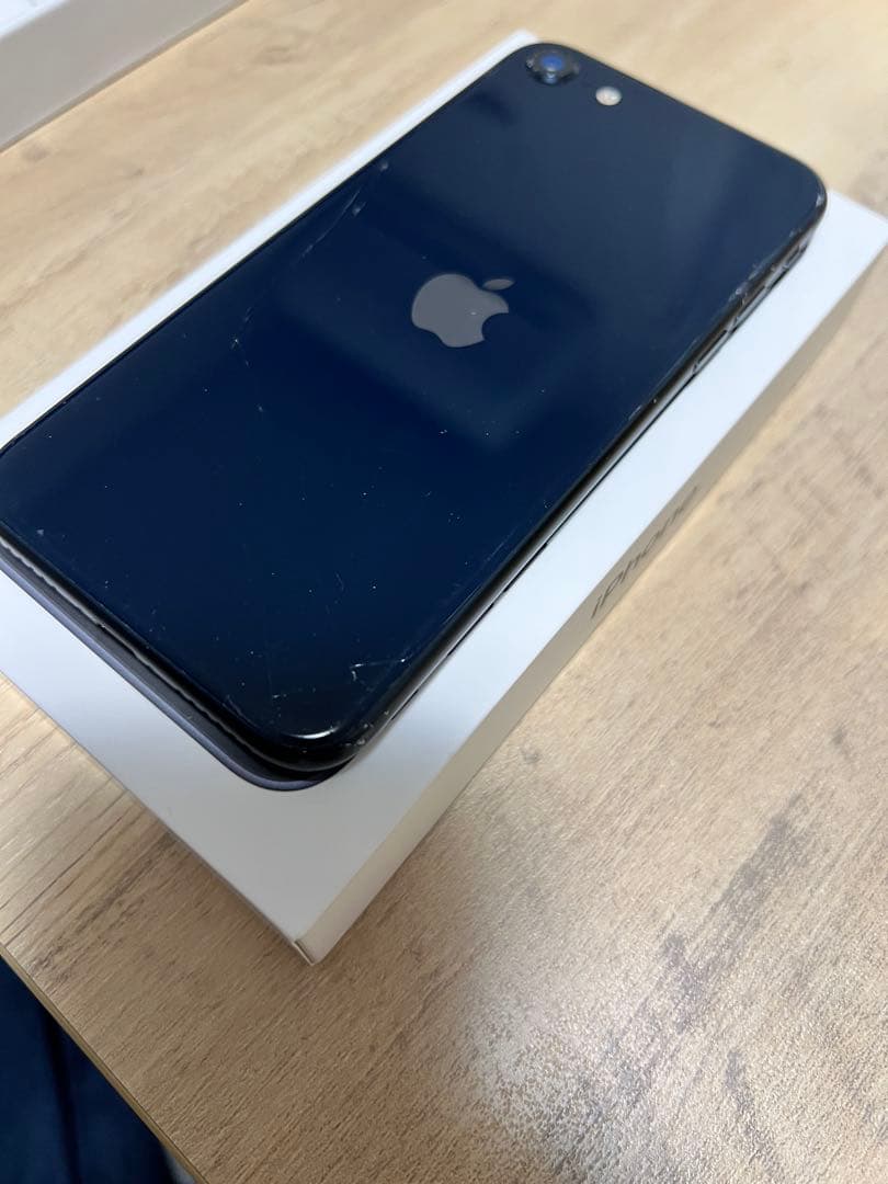 iPhone se3 ミッドナイト 64GB - メルカリ