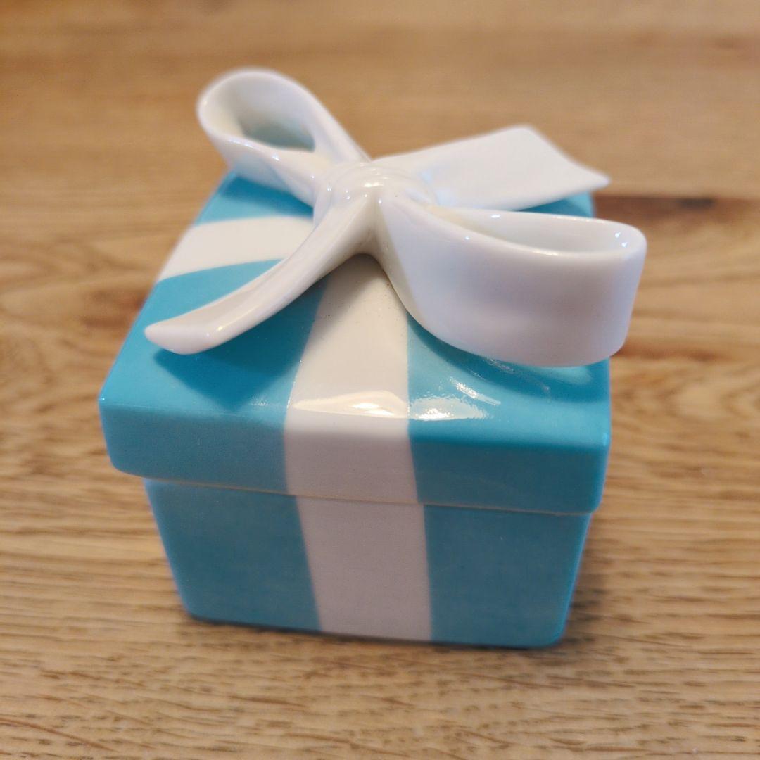 ティファニー ギフトボックス 小物入れ 陶器 リボン 置物 ブルー