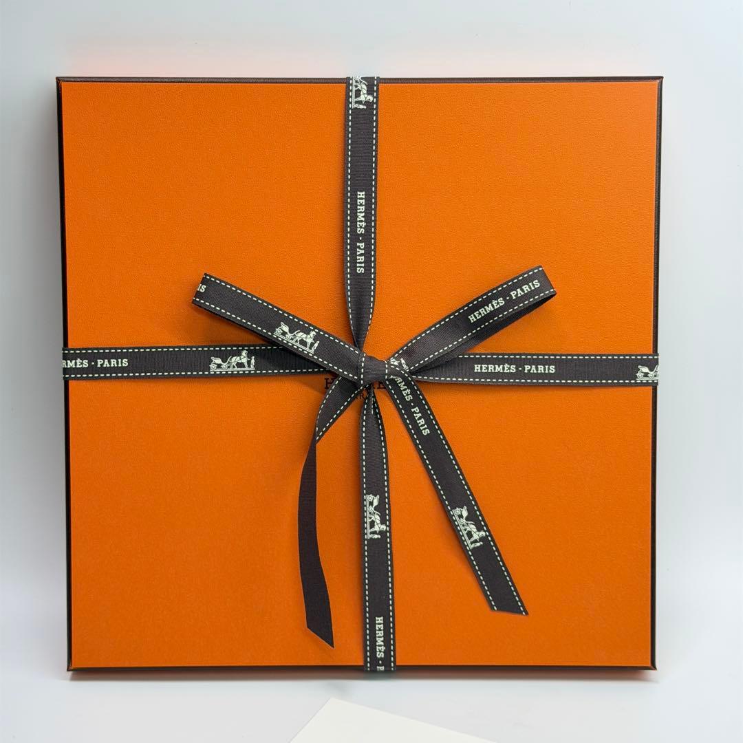 エルメス　カレ 70 《ブールヴァールの陰から》06 新品未使用品