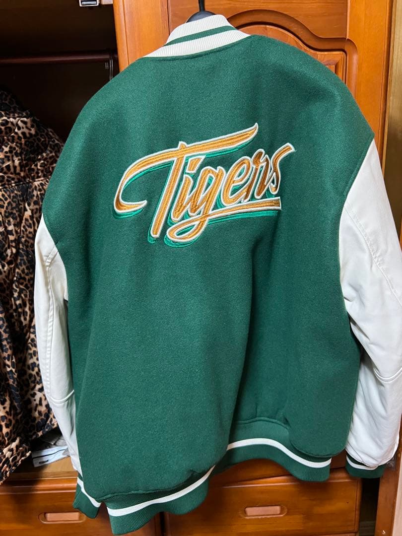 ストレンジャーシングス スタジャン - メルカリ