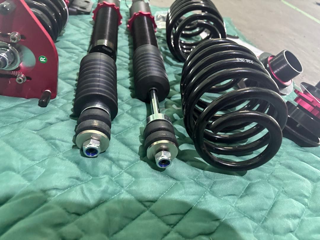 30系 プリウス フロントピロアッパー車高調 ZVW30 ZVW35 - メルカリ