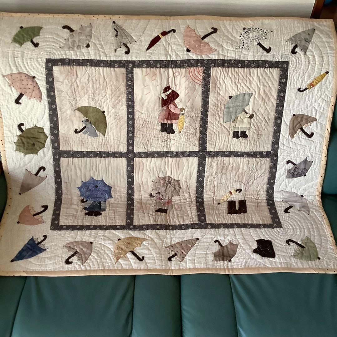 パッチワーク タペストリー スーちゃん - メルカリ