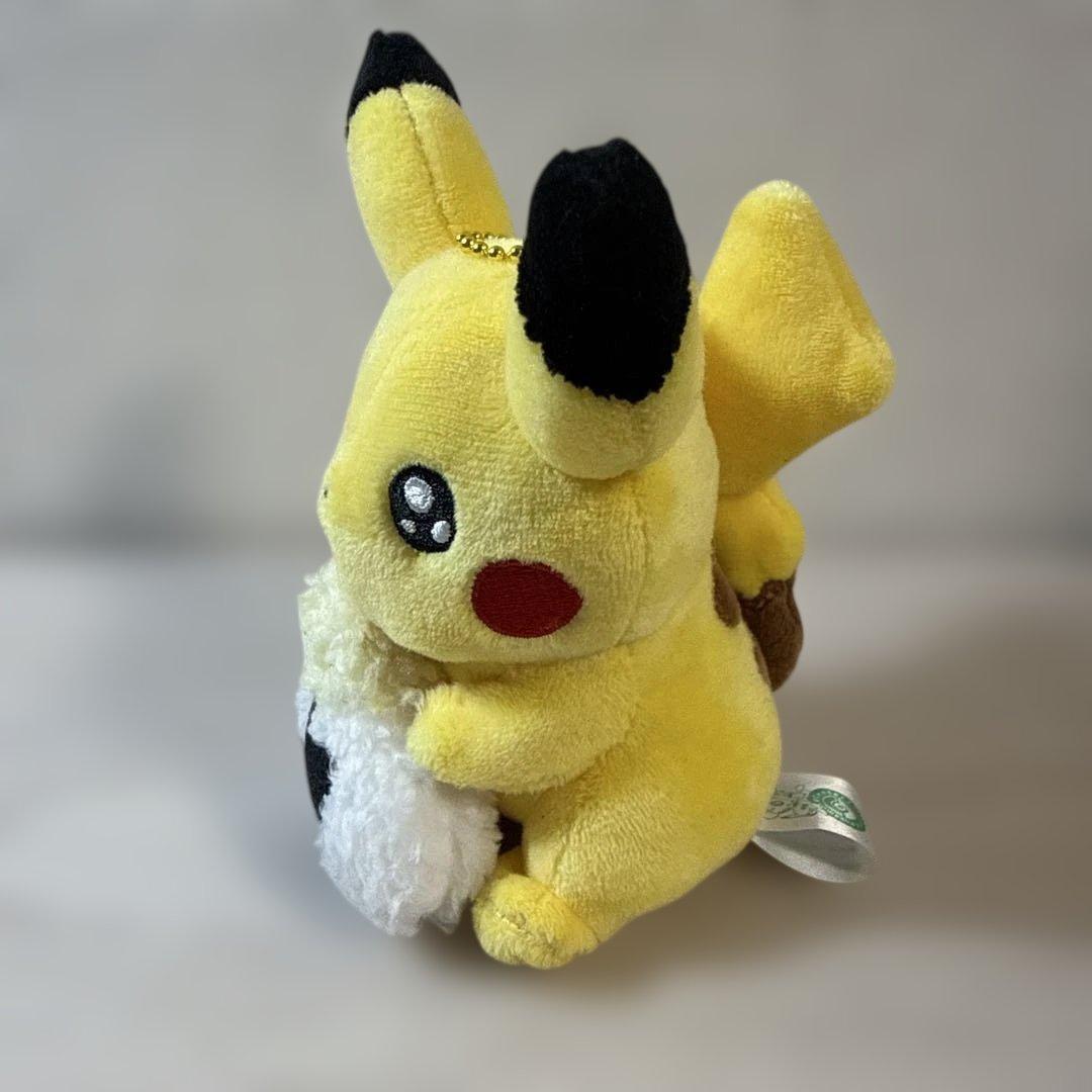 ピカチュウ ぬいぐるみ ボールチェーン付き 約15cm 名古屋 - メルカリ