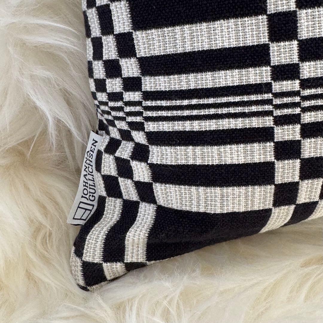 美品］ヨハンナ グリクセン クッションカバー ドリス Black - メルカリ