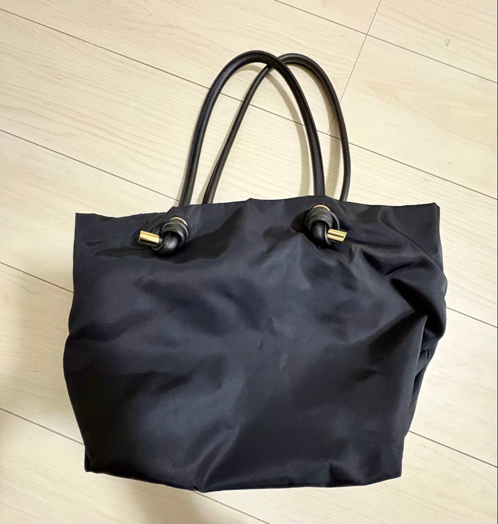 VIOLA d'ORO ビアンカ　トートバッグ　M A4可 VIOLAd'ORO（ヴィオラドーロ） トートバッグ ナイロントート A4対応