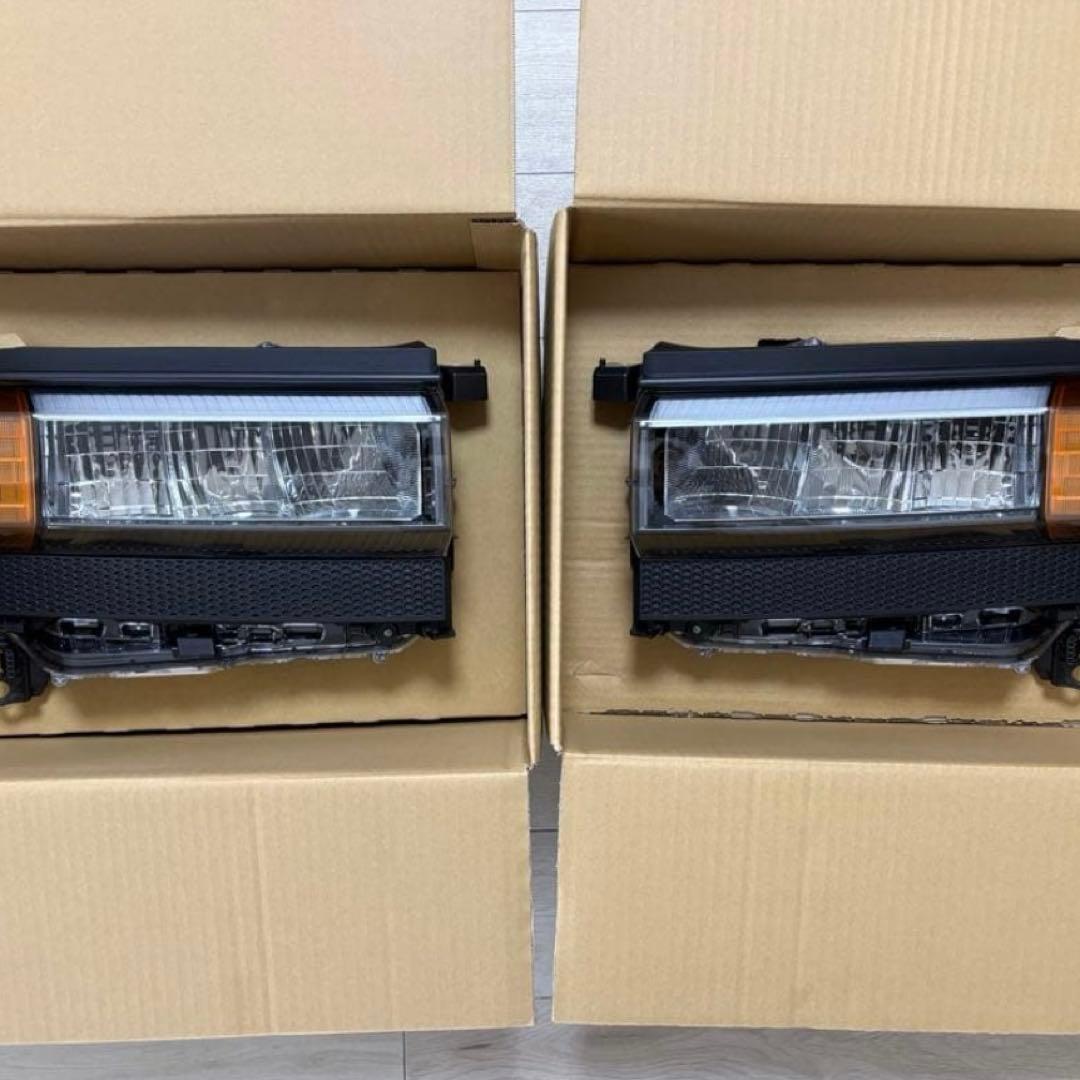 新車外し】ランドクルーザー250 VX ヘッドライト角目 新品未使用品