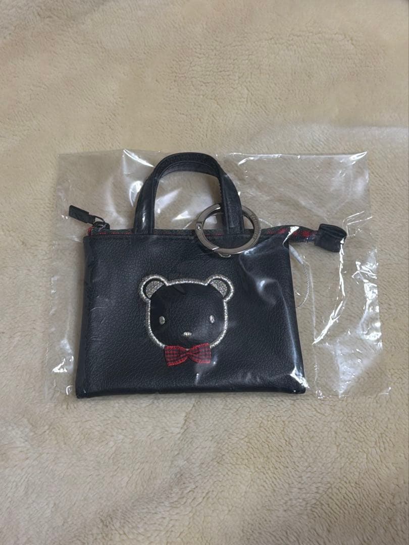 ファミリア ミニバックチャーム　ブラック ファミリア アーカイブ | . @____.nami さまのpostです⭐︎ ブラックの