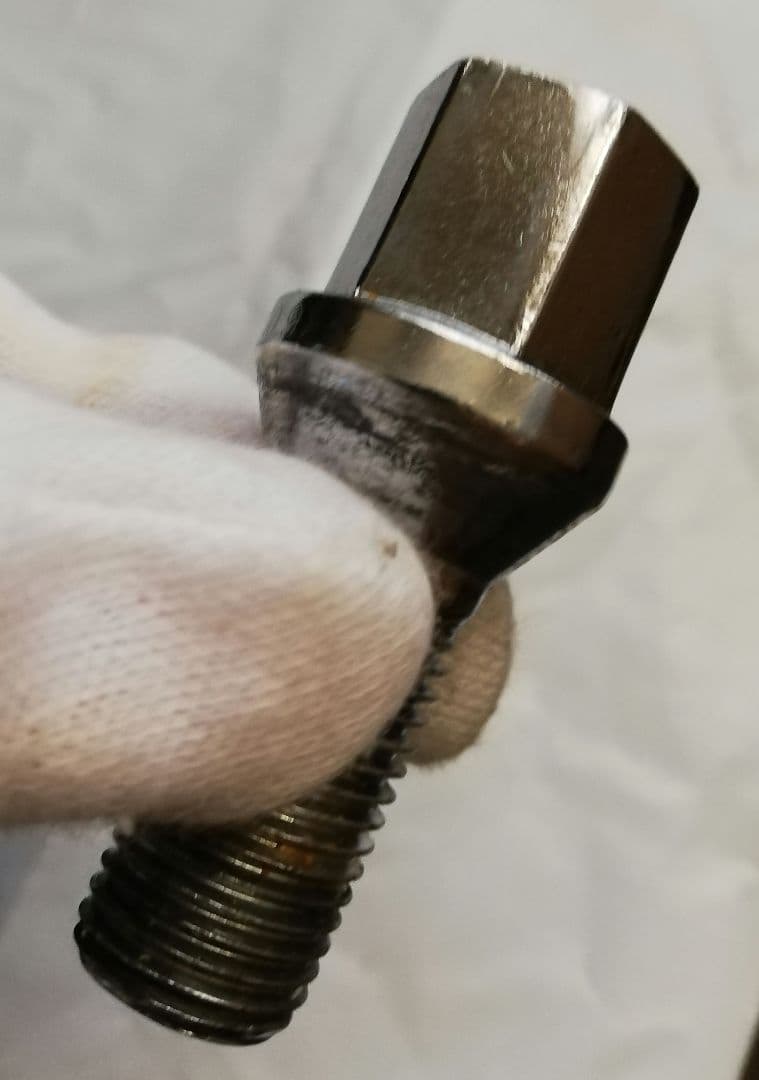 値下げ McGard 37181/M14 x 1.5シュラウベボルト16本セット - メルカリ