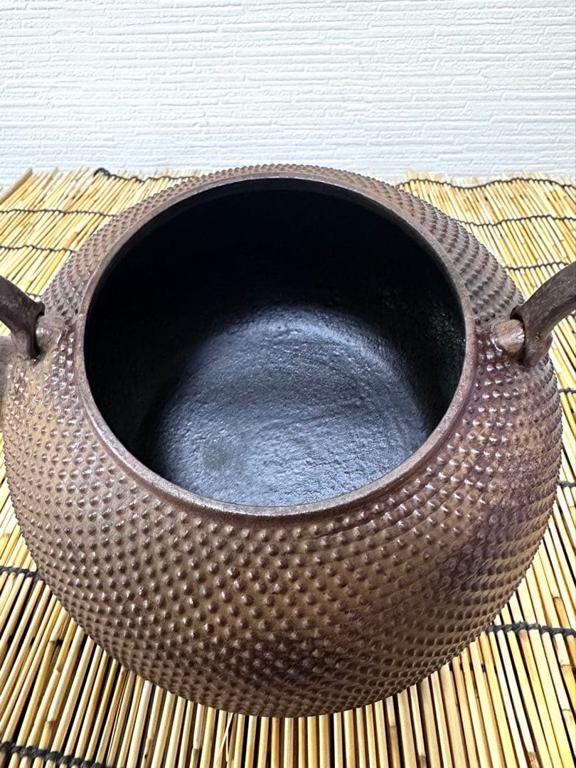 未使用品、栞付 南部鉄瓶 南部徳秀 佐藤 徳秀造 南部形アラレ 南部鉄瓶