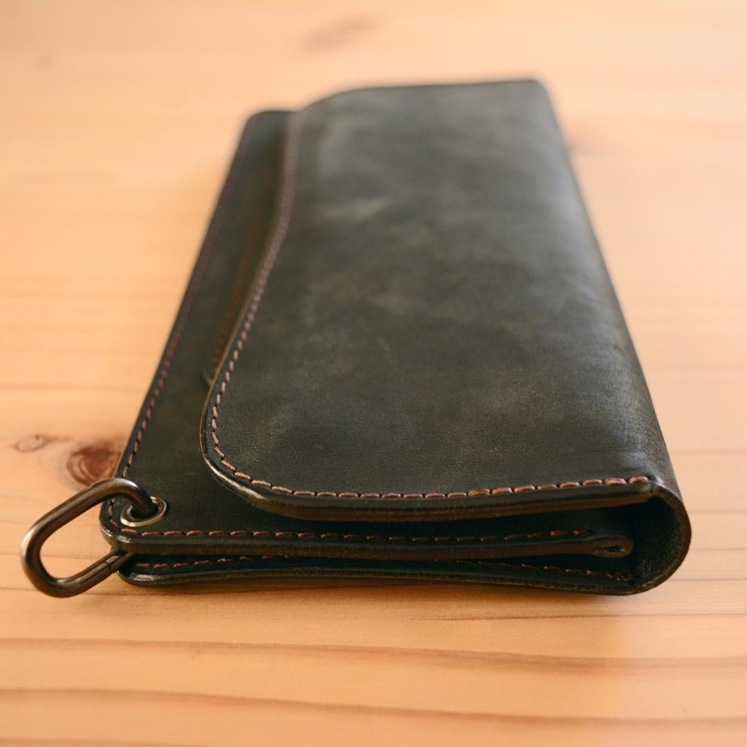 育てる艶革 ロング トラッカーウォレット イタリアンレザー - メルカリ