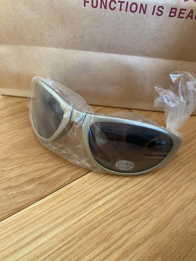 mont-bell モンベル 完売品 シルバー サングラス ジェニー着用 - メルカリ