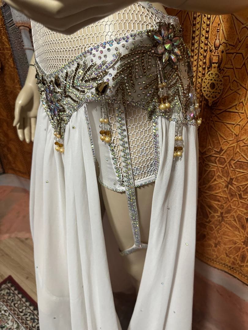 ベリーダンス衣装yasser ブランド値下げしました 50000万で - メルカリ