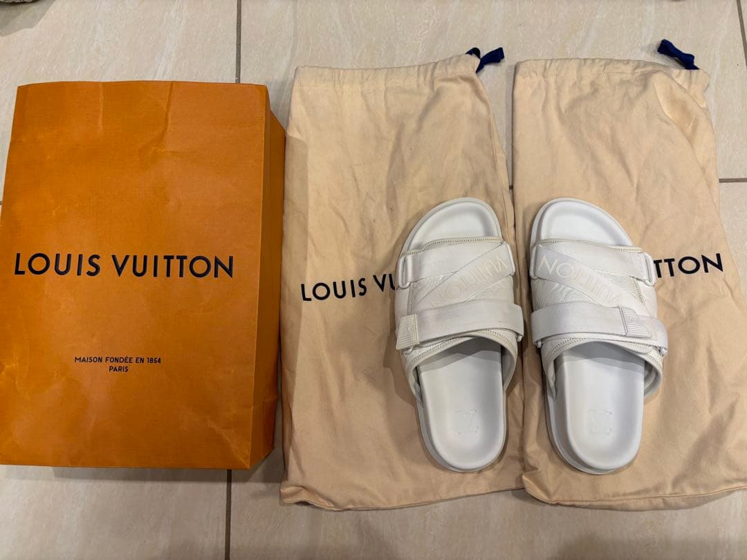 LOUIS VUITTON ホワイト スライドサンダル ウィカース Wikers ソフトスクエアトウ厚底スライドサンダル