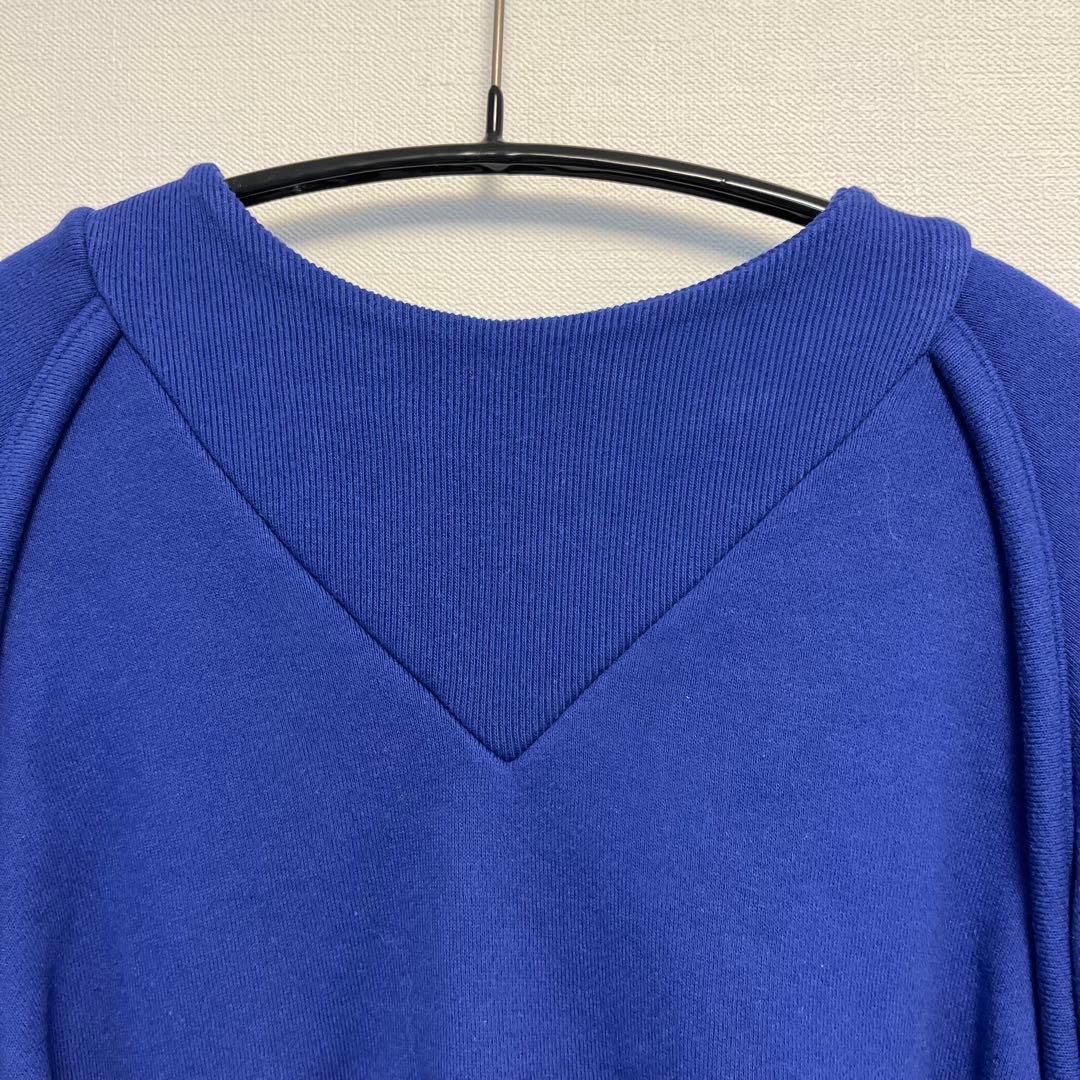 UN3D. アンスリード ショート クロップドトレーナー Vネック 青紫