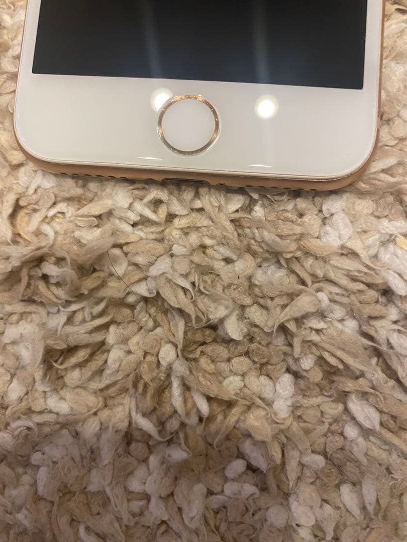 Apple iPhone 8 64G ゴールド本体81% - メルカリ