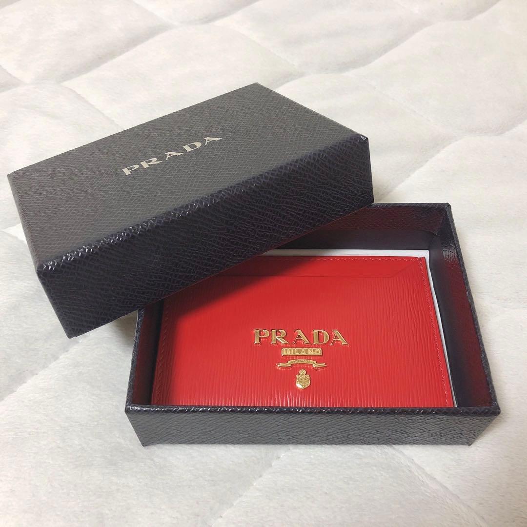 PRADA エピレザー カードケース レッド - メルカリ