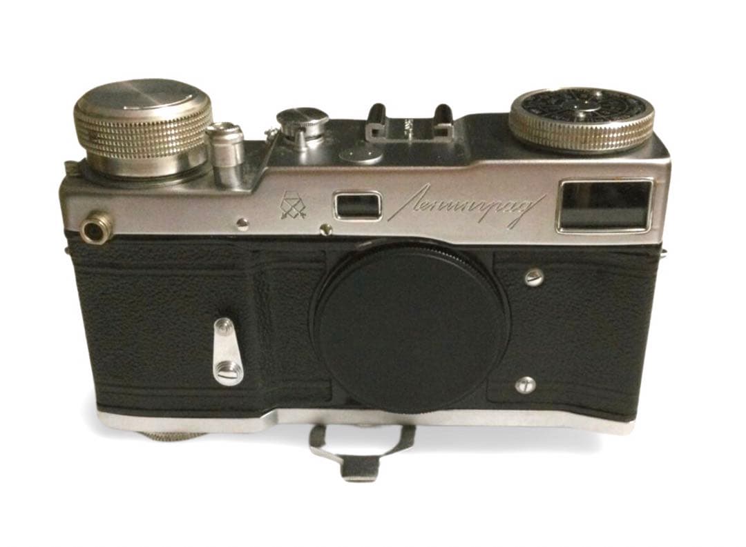 希少品】旧ソ連 LOMO製 Leningrad レニングラード ゼンマイ駆動 - メルカリ